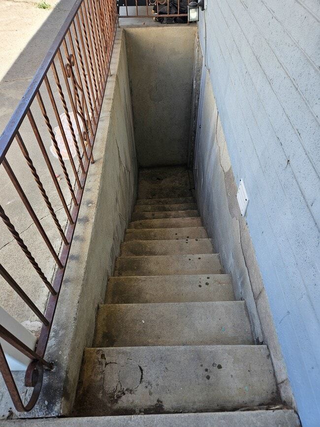 Building Photo - 1599 S 720 W