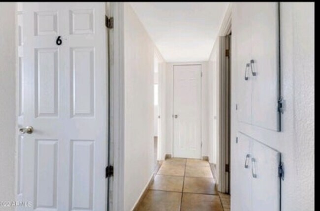 Foto del edificio - 2829 W Marshall Ave