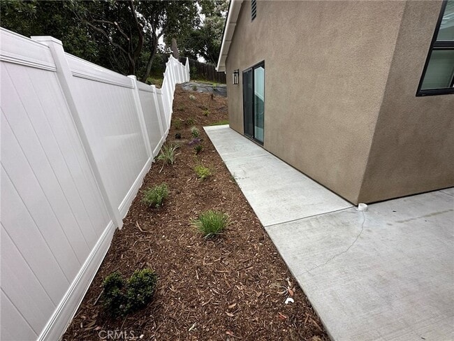 Building Photo - 1155 N Currier Ave