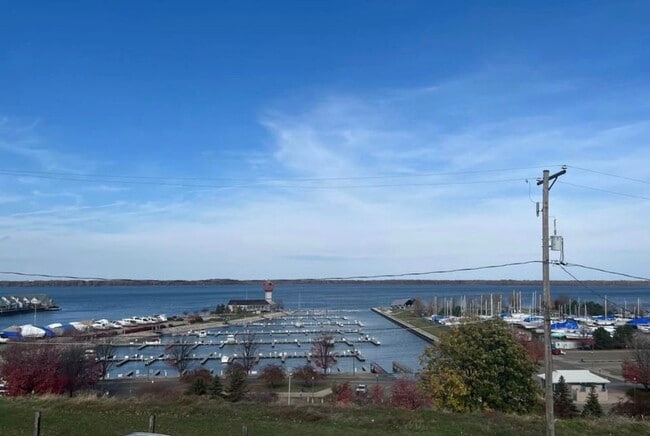 Building Photo - 909 W Front St