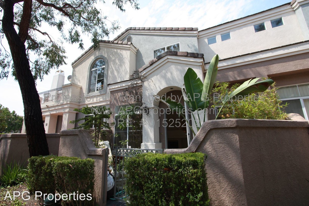 Primary Photo - 2 br, 2.5 bath House - 16 Anacapa Ct.