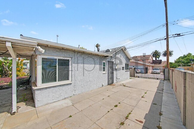 Foto del edificio - 445/2 E Alisal St