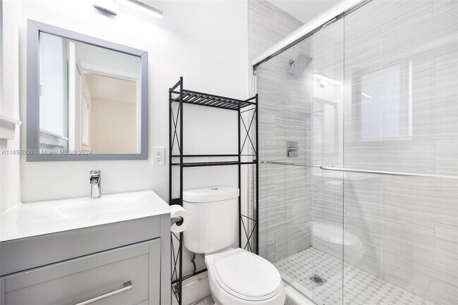 Building Photo - 5300 Orduna Dr