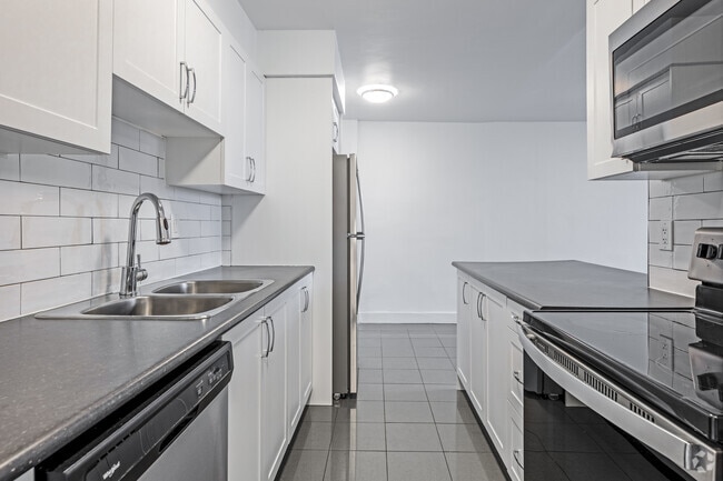 1BR, 1BA - 724SF - Kitchen - 3480 Havenwood Drive