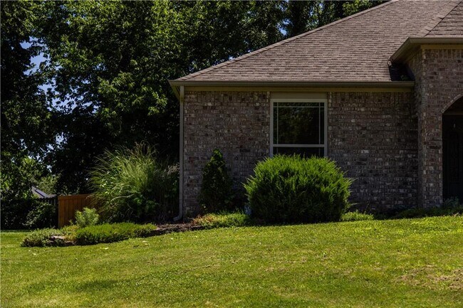 Building Photo - 846 South Hoddle Place