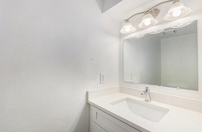 Foto del edificio - 8156 Washington St