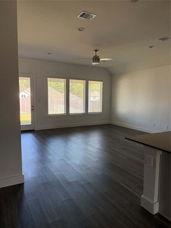 Foto del edificio - 15228 Tattle Crk Ln