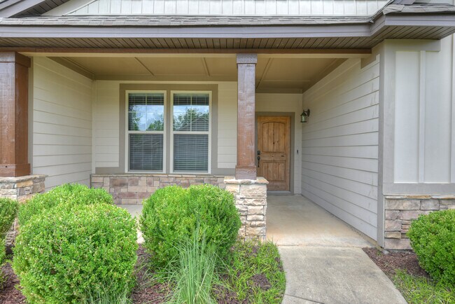 Building Photo - 2050 Covey Dr