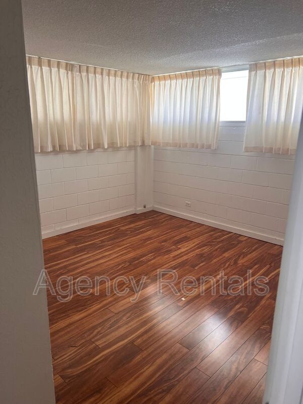 Foto del edificio - 1702 Kewalo St