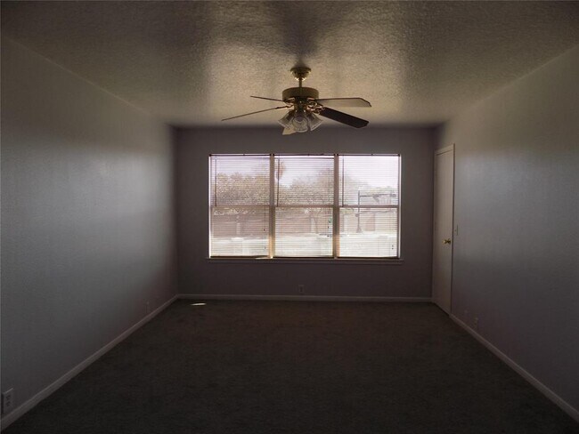 Building Photo - 2602 Eldridge Park Way