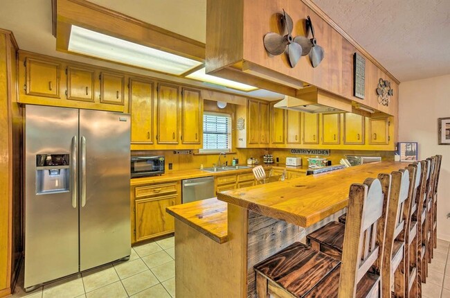 Foto del edificio - 411 Riverwood Dr