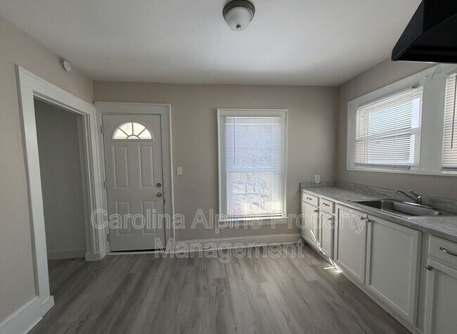 Foto del edificio - 1621 N Hamilton St