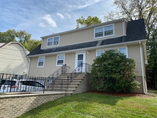 Building Photo - 6 Borman Dr