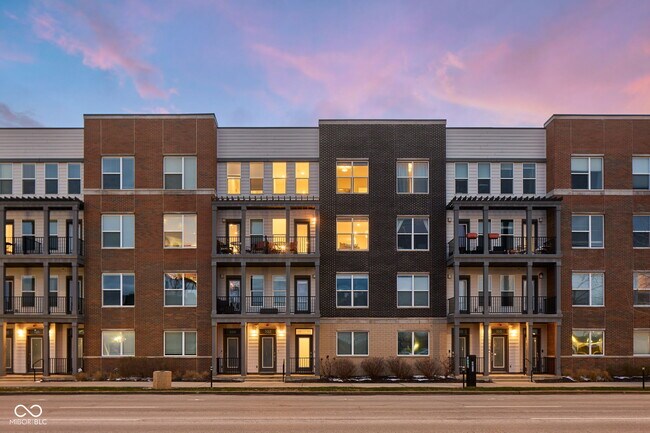 Building Photo - 727 N Illinois St