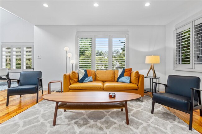 Foto del edificio - 710 Light House Ave