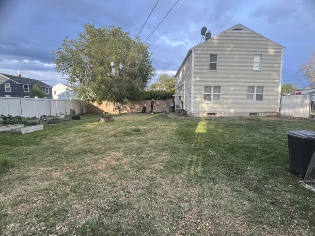 Building Photo - 1408 Black Ct
