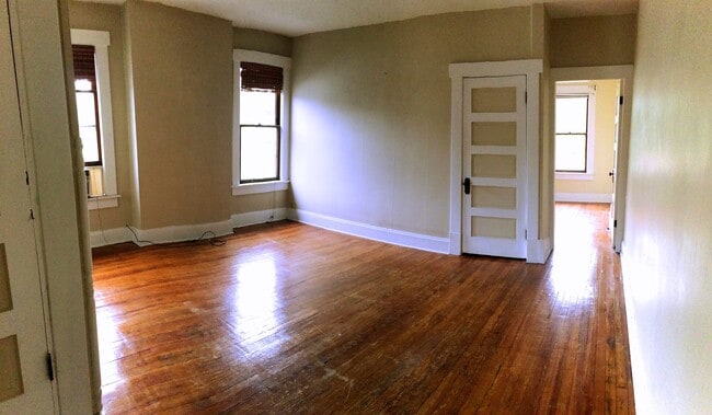 Building Photo - 74 E Hudson St