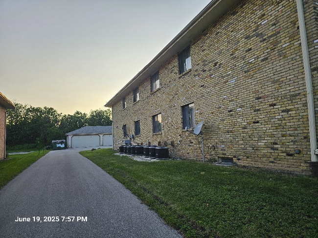 Building Photo - 4231 N 104th St