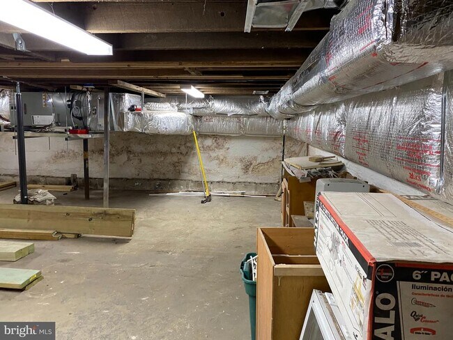 Foto del edificio - 100 Middle Spring Ave