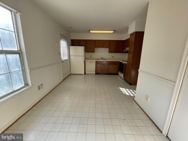 Building Photo - 5144 Bellehaven Ct