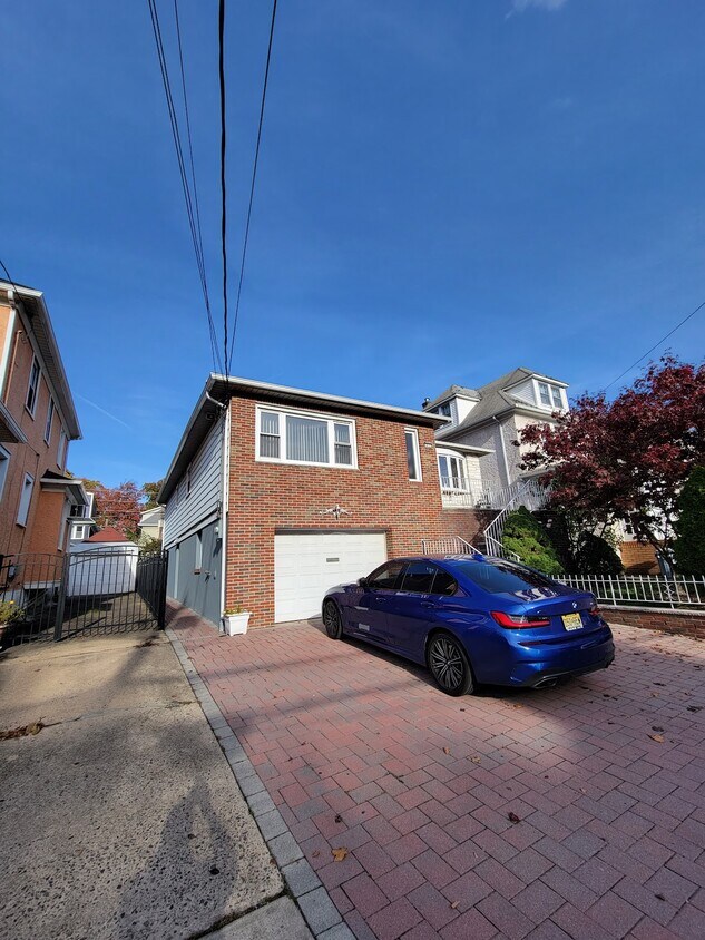 Primary Photo - 412 78th St