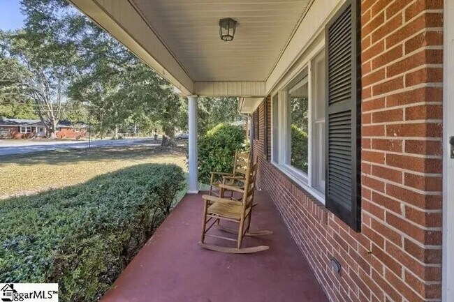 Photo - 414 Mapleton Dr House