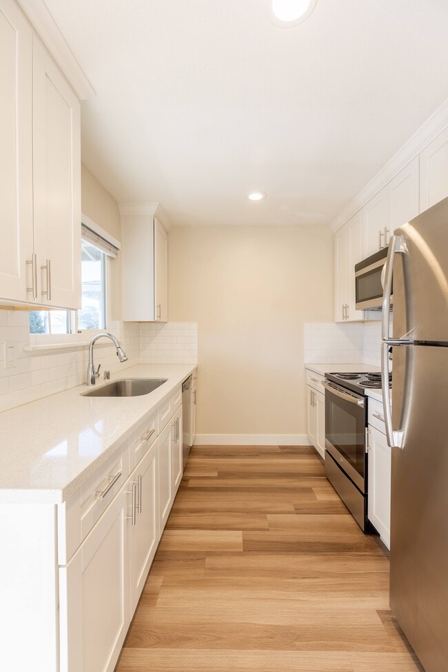 Building Photo - 3771 Miramar Way