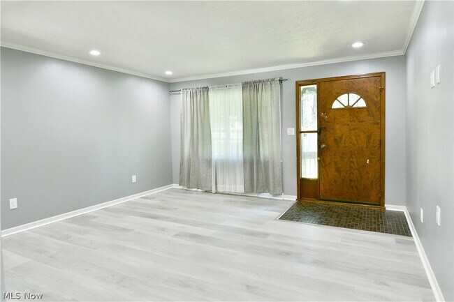 Foto del edificio - 5794 Merwin Chase Rd