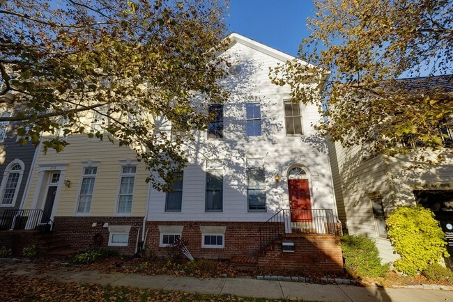 Photo - Luxury Townhome in the Heart of the Kentlands