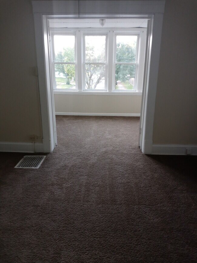 living room - 1353 Honodle Ave