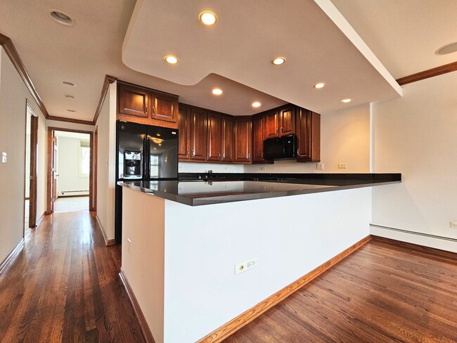 Foto del edificio - 1356 N Dearborn St