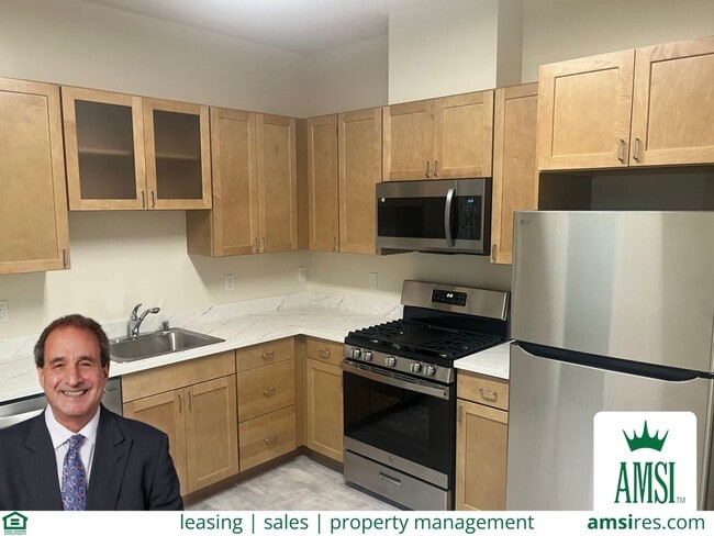 Newly Remodeled 2 Bedroom in Lower Pac. He... - Newly Remodeled 2 Bedroom in Lower Pac. He... House