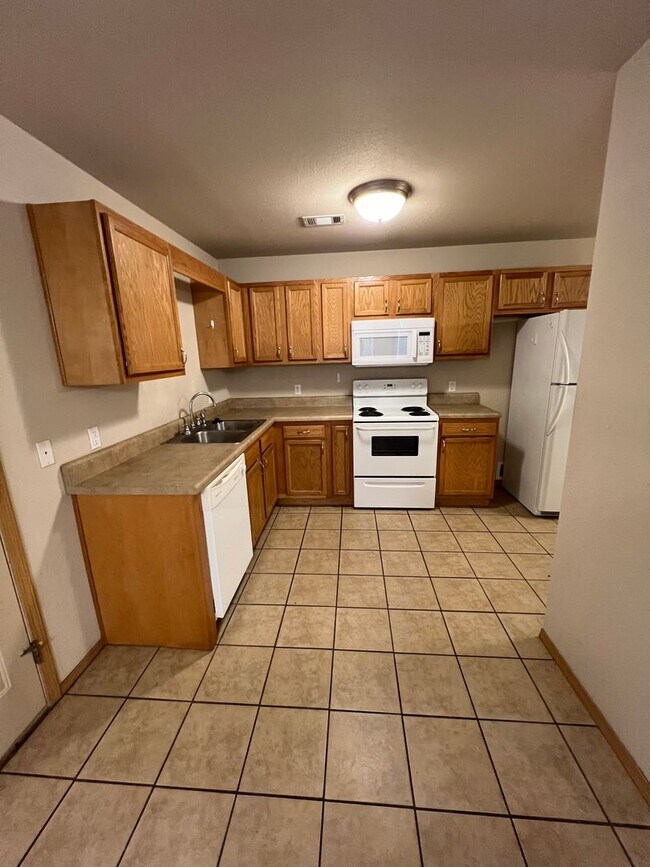Foto del edificio - 2016 Plum Creek Ln