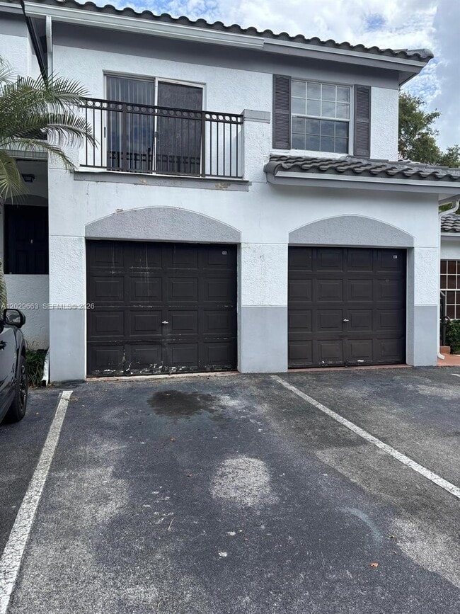 Building Photo - 705 SW 148th Ave