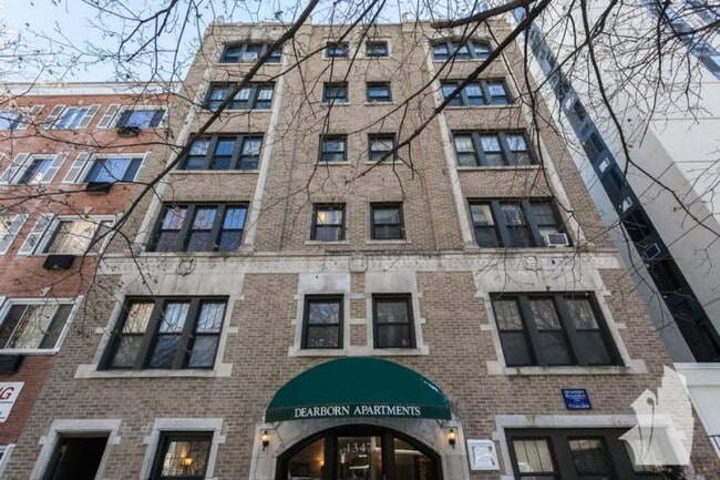 Building Photo - 0 bedroom in Chicago IL 60610
