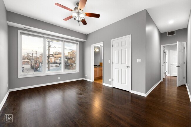 Foto del edificio - Fantastic Updated 2-bed in the Heart of We...