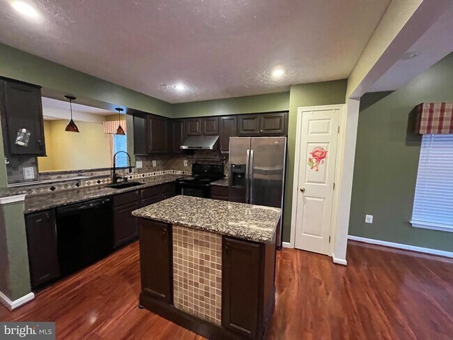 Foto del edificio - 283 Point to Point Square