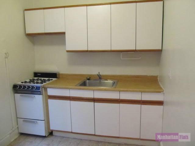 Building Photo - 212 E 84th St