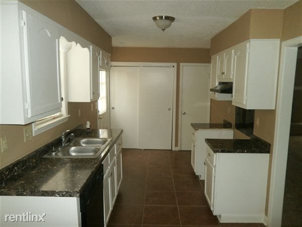 Building Photo - 6857 Birch Run Ln