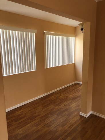 Sun room - 632 W Milford St