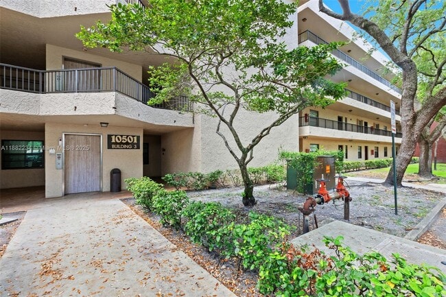 Building Photo - 10501 W Broward Blvd