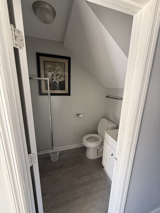 Foto del edificio - 413 Anderson Ave