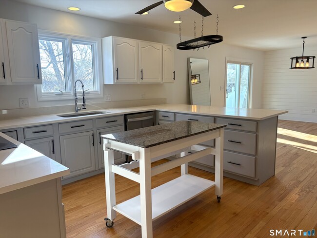 Building Photo - 96 Winibig Trail