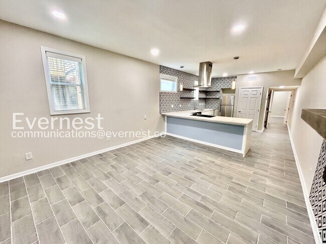 Foto del edificio - 1000 Hill St SE