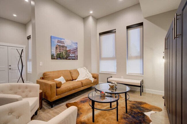 Foto del edificio - 110 W Beall St