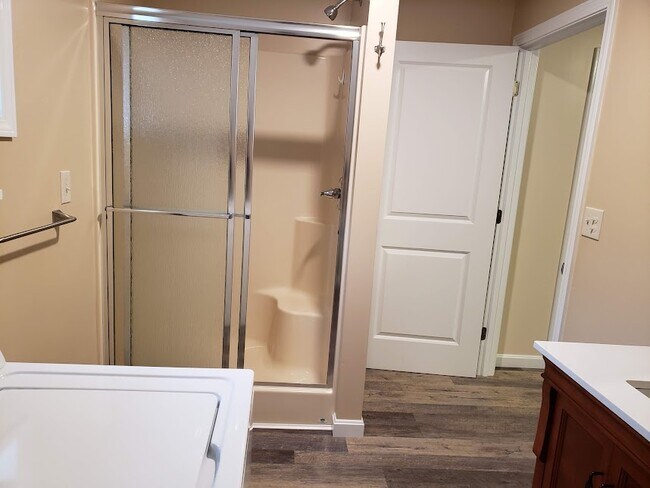 Foto del edificio - 380 Oxbow Rd