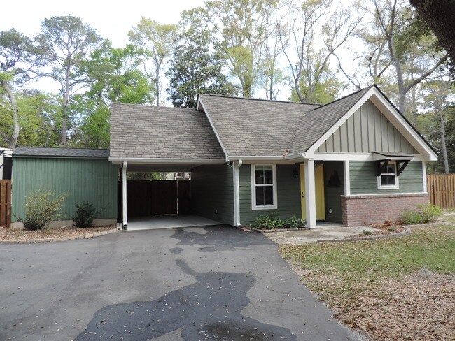 Building Photo - 15 Miller Dr W