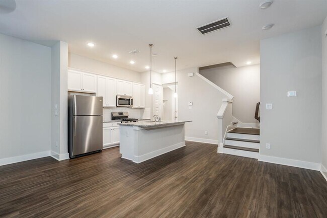 Building Photo - 740 Strawberry Pines Ct