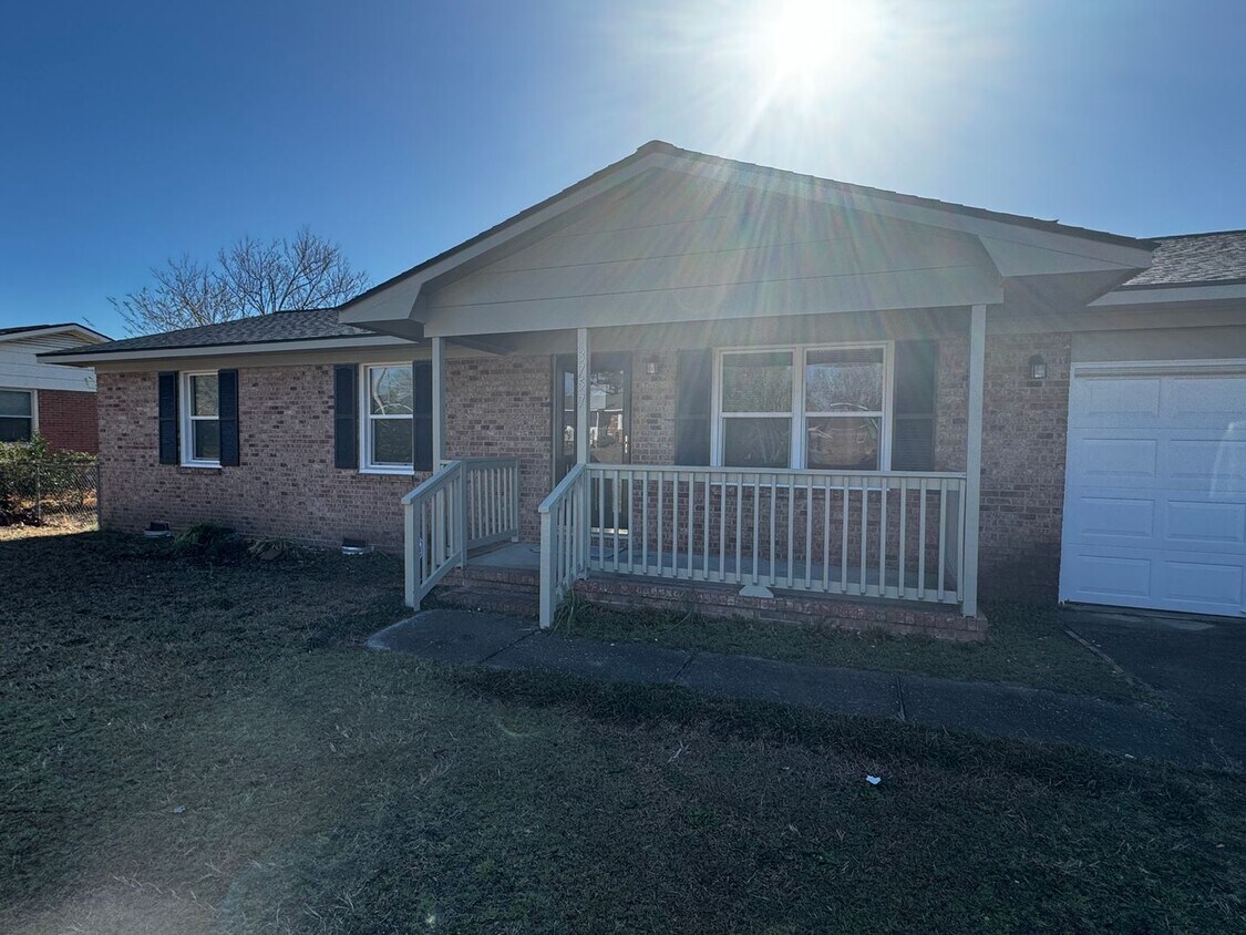 Primary Photo - 3 Bedroom 1 Bath in Hope Mills