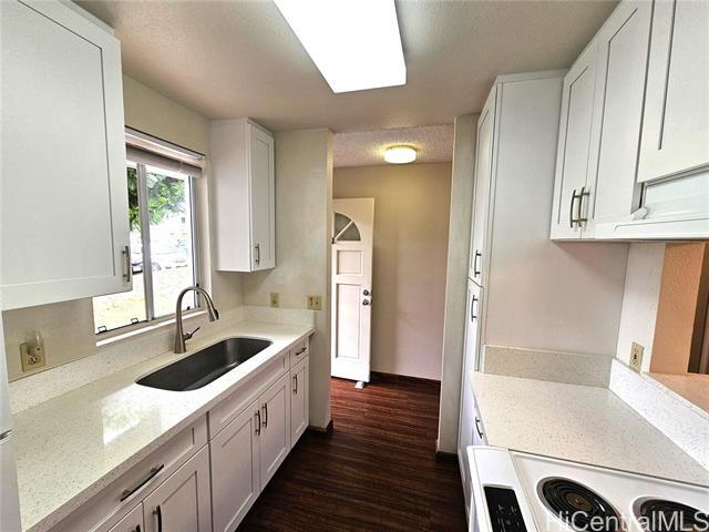 Building Photo - 94-209-209 Paioa Pl